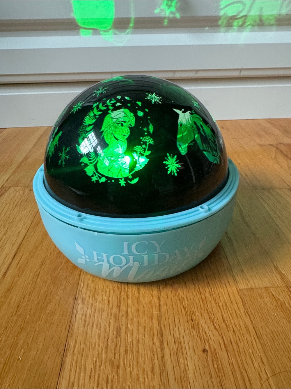 Frozen Icy Holiday Magic Light Projector - Picture 6 of 8